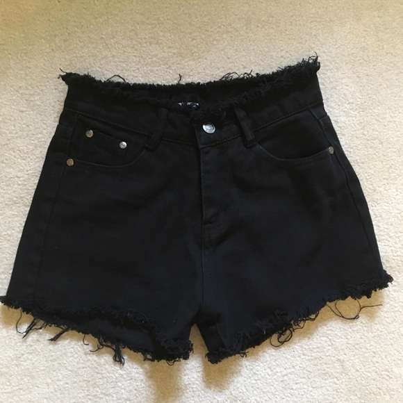 Black frayed denim shorts - Picture 5 of 5